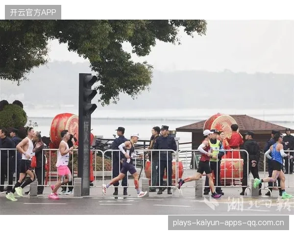 武汉三镇边线推进强势拉满，引爆巨大声浪